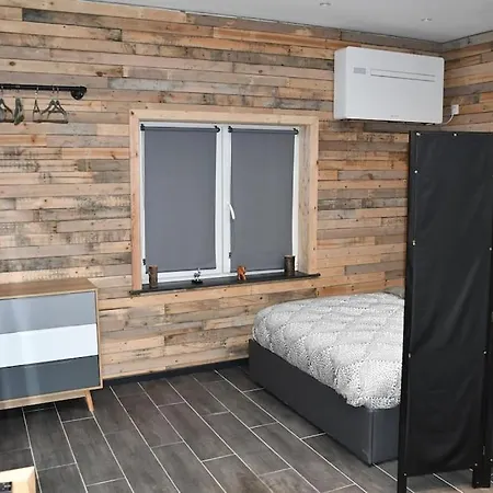 아파트 In Wood